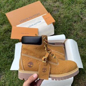 Louis Vuitton Timberland Wheat size 9(eu 42)